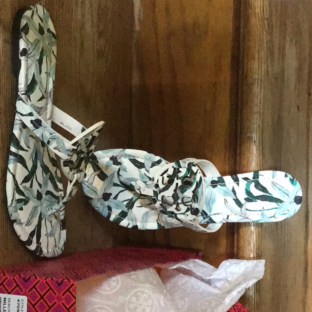 Tory Burch Ivory Desert Bloom Miller NWB 8.5